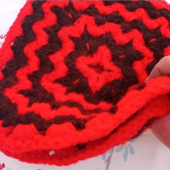 Vintage Pair Handmade Red Brown Pot Holder Crochet Knit Retro Kitchen 8"×8". - Picture 5 of 5